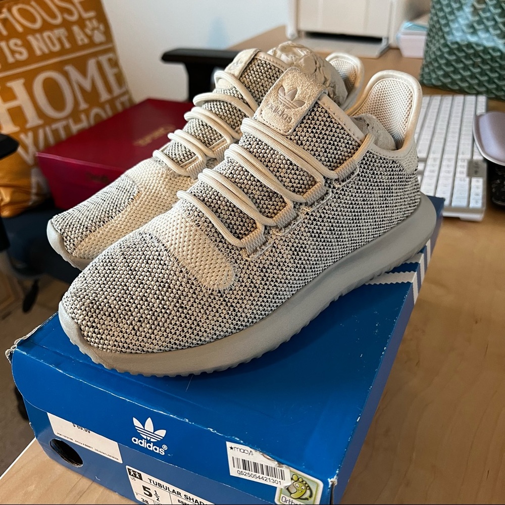 Adidas tubular shadow size 7 (kid’s 5.5)